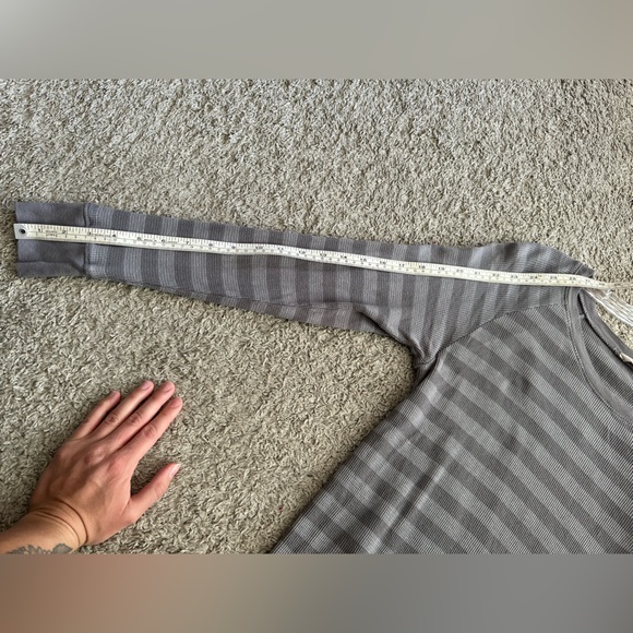 Soft Surroundings Thermal Top with Kangaroo Pocket - Picture 5 of 8